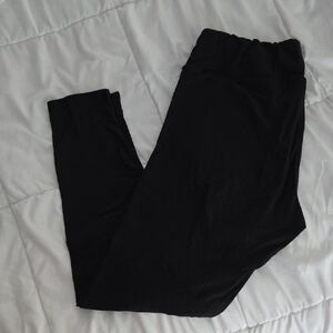 LuLaRoe Black Tall & Curvy Leggings